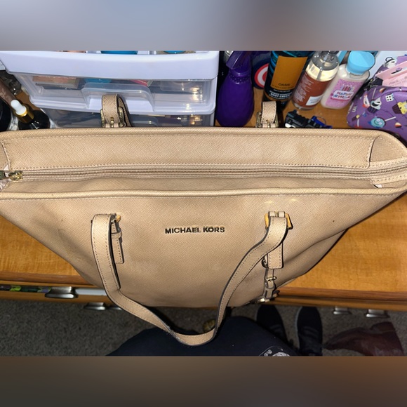 Michael Kors Purse - Picture 6 of 11